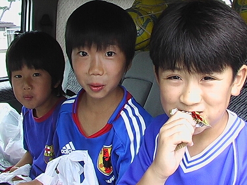 ８月２３日キッズサッカーｉｎごしょの保育園『夏休み恒例☆ちびっ子コーチ編』_e0127003_2321330.jpg