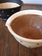 ドットのすり鉢と粉引きの茶碗_f0120026_1712215.jpg