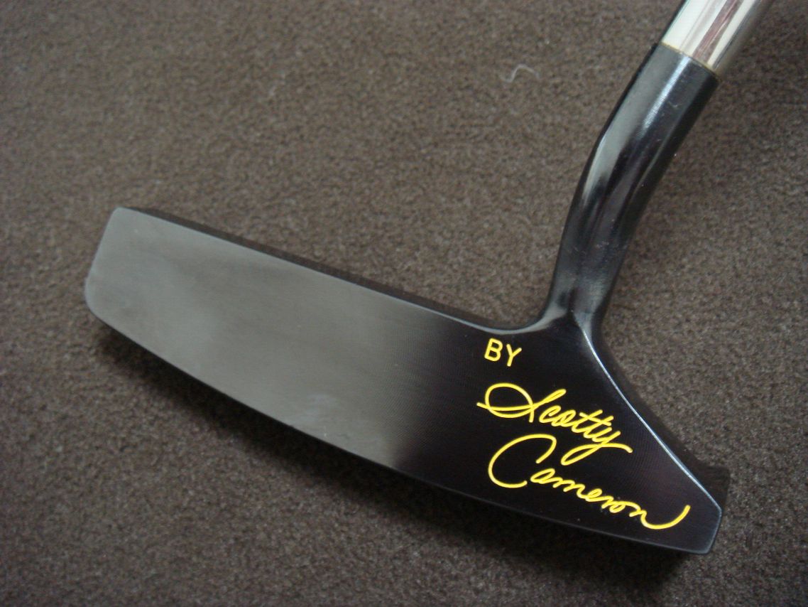 MIZUNO by Scotty Cameron : THE BANK OF PUTTERS