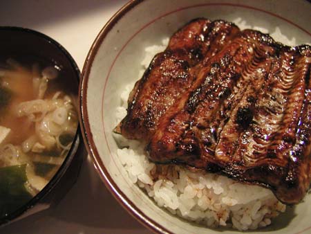 鳥へいの深夜でもOKの ウナ丼 定食!_f0053279_2254849.jpg