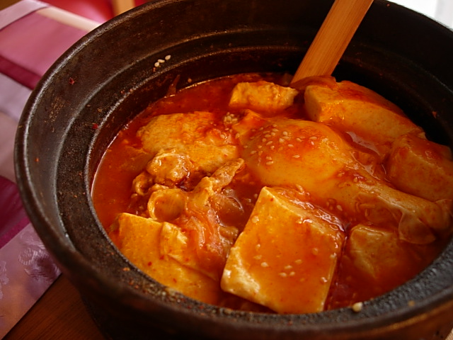 순두부찌개（ｽﾝﾄﾞｩﾌﾞﾁｹﾞ）・おぼろ豆腐のチゲ_e0005411_10431548.jpg