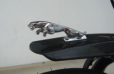 JAGUAR_a0104897_1849047.jpg