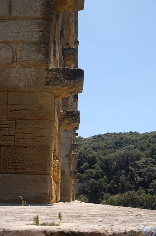 南仏にあるローマ帝国の遺産☆_d0085274_70764.jpg