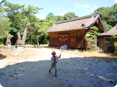山の神社へ_f0118538_0511552.jpg