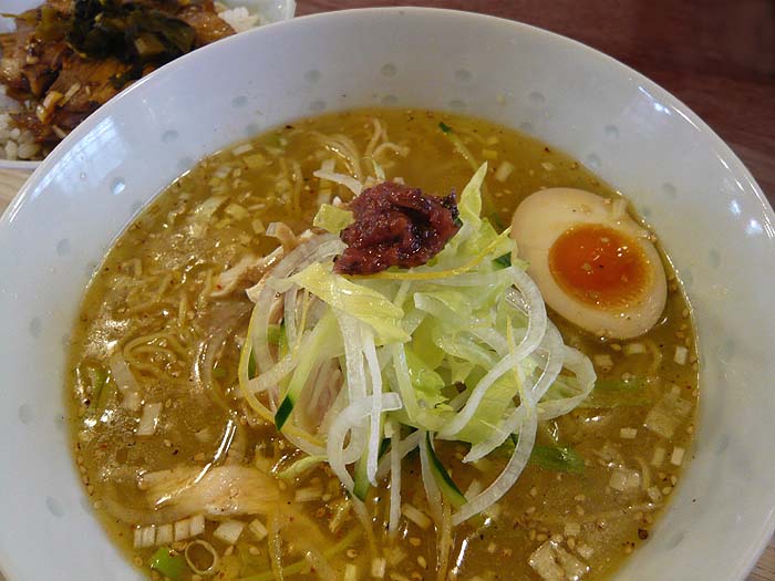 鶏塩ラ－メン（梅の香）　＠　新在家ラーメン　もんど_e0024756_20244425.jpg