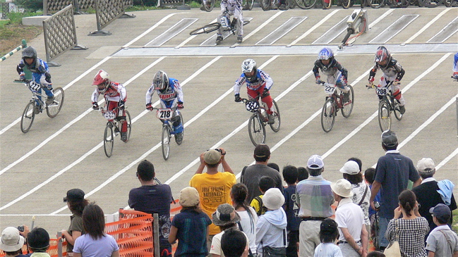 2007東日本BMX選手権大会inひたちvol10 G13才オーバー、B5~8才クラス決勝の画像垂れ流し_b0065730_2127182.jpg