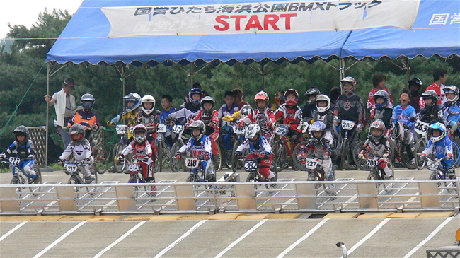 2007東日本BMX選手権大会inひたちvol10 G13才オーバー、B5~8才クラス決勝の画像垂れ流し_b0065730_2127677.jpg