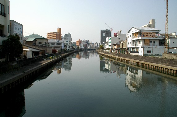 　　川のある風景_b0093754_0142990.jpg