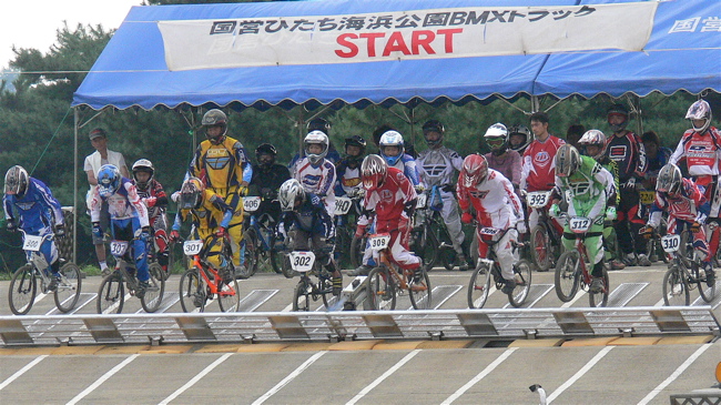 2007東日本BMX選手権大会inひたちvol１２ボーイズ１３−１４、１５−１６才クラス決勝の画像垂れ流し_b0065730_2021832.jpg