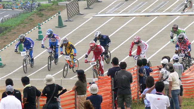 2007東日本BMX選手権大会inひたちvol１２ボーイズ１３−１４、１５−１６才クラス決勝の画像垂れ流し_b0065730_2023015.jpg
