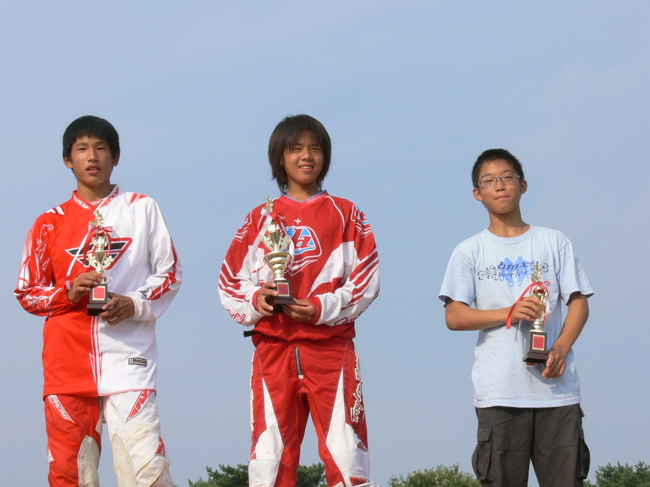 2007東日本BMX選手権大会inひたちvol１２ボーイズ１３−１４、１５−１６才クラス決勝の画像垂れ流し_b0065730_2053618.jpg