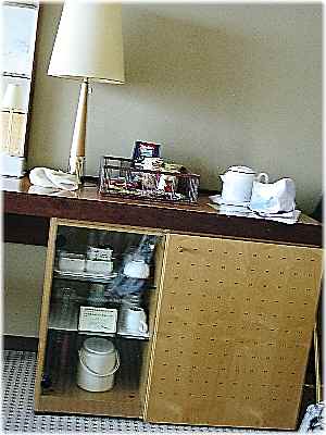 【琵琶湖ホテルの部屋と眺め】_b0009849_1447565.jpg