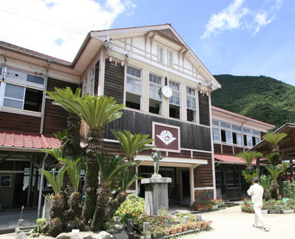 伊予行き 11 :翠小学校_e0054299_9122692.jpg