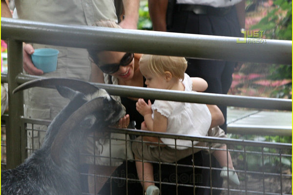 30日動物園♪輝くアンジーマミー＆子供たち┗◇◇┛_c0129897_7194438.jpg