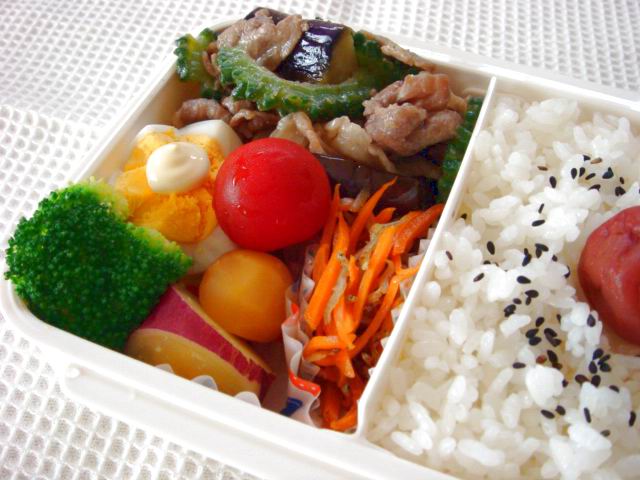 味噌炒め弁当_b0111376_10313194.jpg