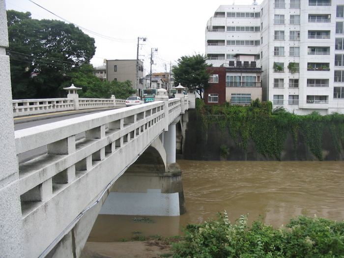 霊屋橋_f0143119_2315359.jpg