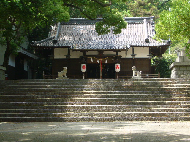 六甲道のそばの神社です　大分前の写真です_f0100920_22521990.jpg