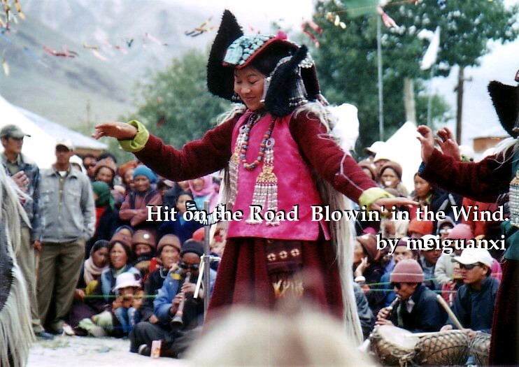 ザンスカール・フェスティバル （パドゥム） ： ザンスカールの民族衣装_b0049671_18503039.jpg