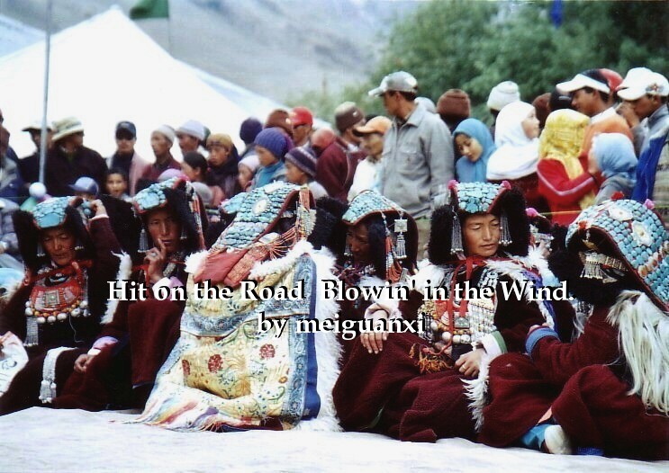 ザンスカール・フェスティバル （パドゥム） ： ザンスカールの民族衣装_b0049671_18523687.jpg