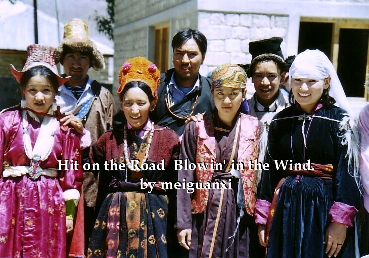 ザンスカール・フェスティバル （パドゥム） ： ザンスカールの民族衣装_b0049671_18552275.jpg