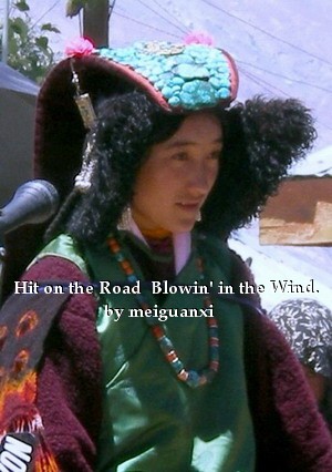 ザンスカール・フェスティバル （パドゥム） ： ザンスカールの民族衣装_b0049671_18582270.jpg