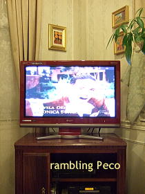 まいう ハンバーグと赤いテレビ Rambling Peco まいう ハンバーグと赤いテレビ Rambling Peco
