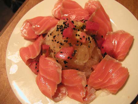 太田尻家の生サーモンとオニオン_f0053279_232622.jpg
