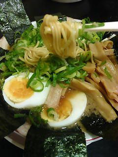 ロマン輝く鴨川夜景と京都ラーメン_c0053520_22402625.jpg