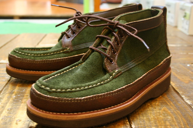 Russel Moccasin 別注COUNTRY CHUKKA グリーンスウェード _b0102140_16421293.jpg