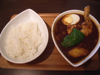 スープカレーを初めて食べてみました〜であります。 お茶の水 鴻・オオドリー_b0098884_852117.jpg