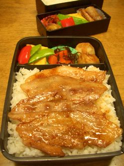 豚バラ照り焼き弁当_e0013727_755239.jpg