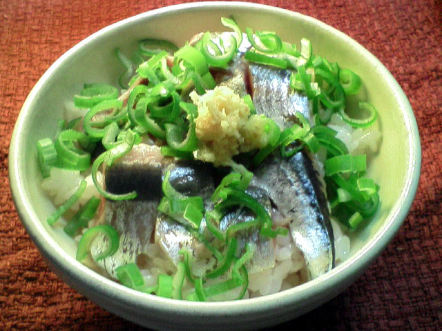 2007年 秋刀魚刺身丼_a0016730_19311351.jpg