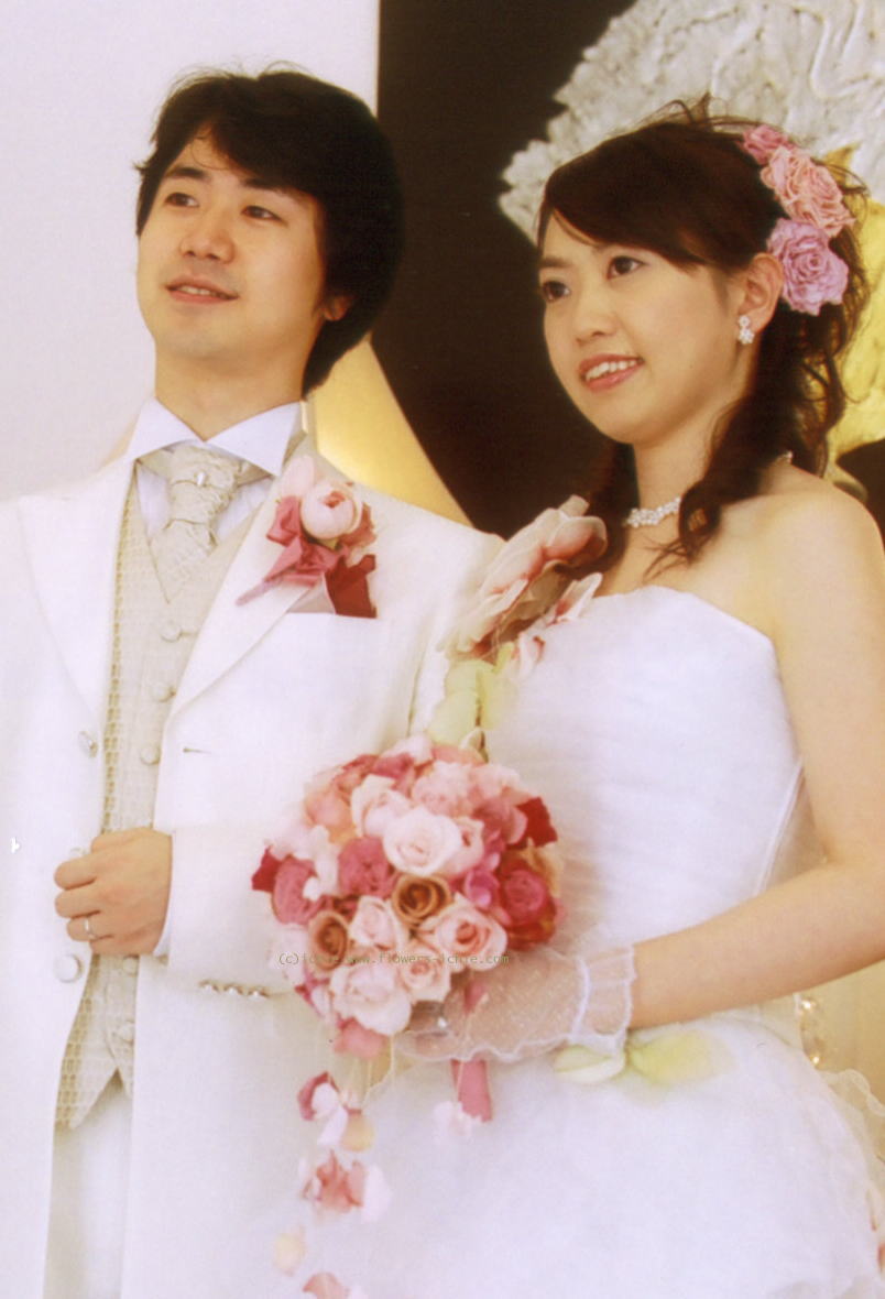 新郎新婦様からのメール　バラの舞うドレス　セントグレース大聖堂_a0042928_23101970.jpg