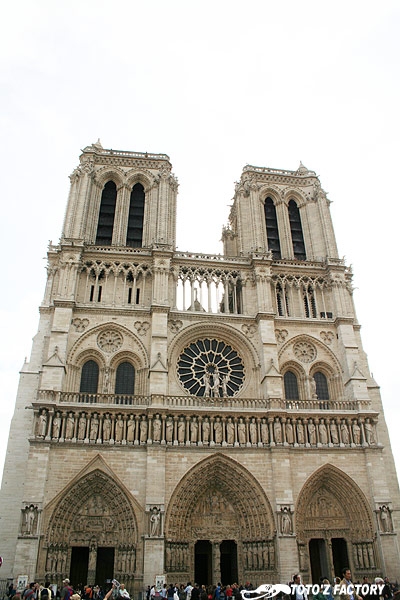 フランスへの旅 ノートルダム寺院編 (9.25)_a0034287_1555383.jpg