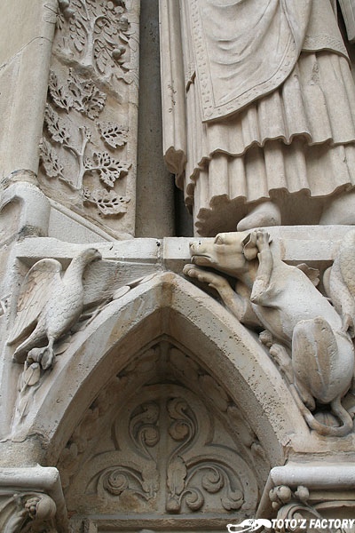 フランスへの旅 ノートルダム寺院編 (9.25)_a0034287_1574444.jpg