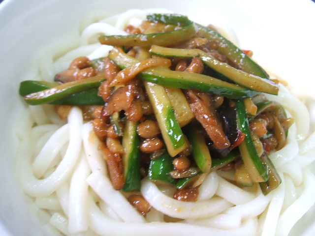 *カッパな☆炸醤うどん と 衣なしのサクサクコロッケ*_a0104499_17225281.jpg