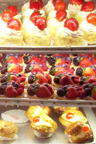 老舗のチーズケーキ屋さん ベニーロ(Veniero\'s)_b0007805_2415441.jpg