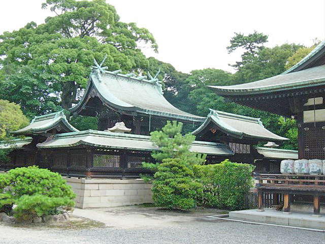 弓弦羽神社の林檎_b0063958_2371510.jpg