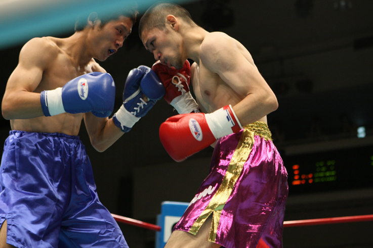 内山高志　ポスター　4枚セット 内山高志 第35代OPBFスーパーフェザー級新チャンピオンに！（9.8