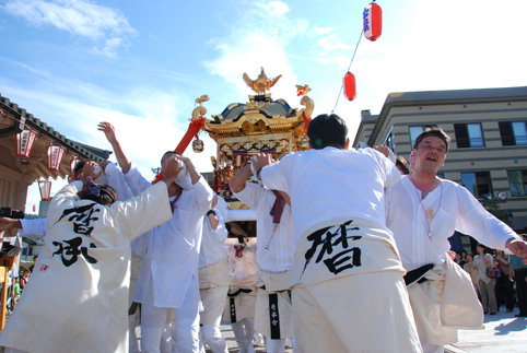 山中温泉「こいこい祭」昼の部のフィナーレを飾る_d0095673_1901577.jpg