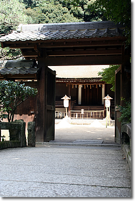 *　京都の世界遺産 (宇治上神社)　*_e0010185_2323507.jpg