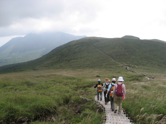 霧島大縦走・・・韓国岳~高千穂峰_f0016066_15565485.jpg