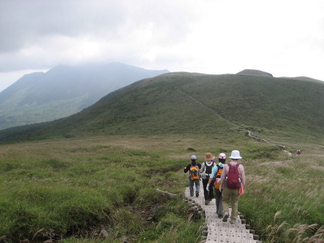 霧島大縦走・・・韓国岳～高千穂峰_f0016066_15565485.jpg