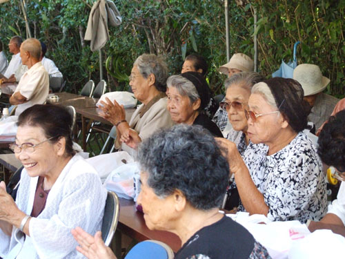 諸鈍集落「十五夜豊年祭並びに敬老会」　その２_e0028387_085753.jpg
