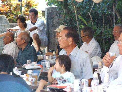 諸鈍集落「十五夜豊年祭並びに敬老会」　その２_e0028387_094788.jpg