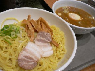 大阪２日目。。。初めてのつけ麺。_a0008549_211495.jpg