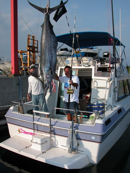 遠州灘沖　コギンズジェット　好釣です　　　　　　　　　　　[カジキ・マグロトローリング]_f0009039_10125860.jpg