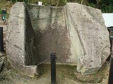 談山神社から～石舞台～明日香案山子ロード～飛鳥駅歩く_d0048350_20474765.jpg