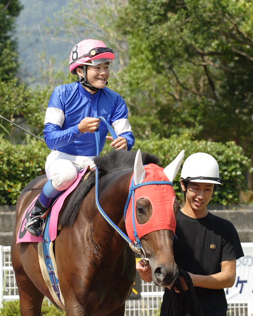 2007年9月23日(日) 高知競馬 5R 幸せ一杯結婚記念特別_a0077663_18333023.jpg