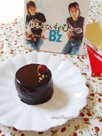 B\'z20周年目でローラの手作りケーキ_d0025294_11533516.jpg